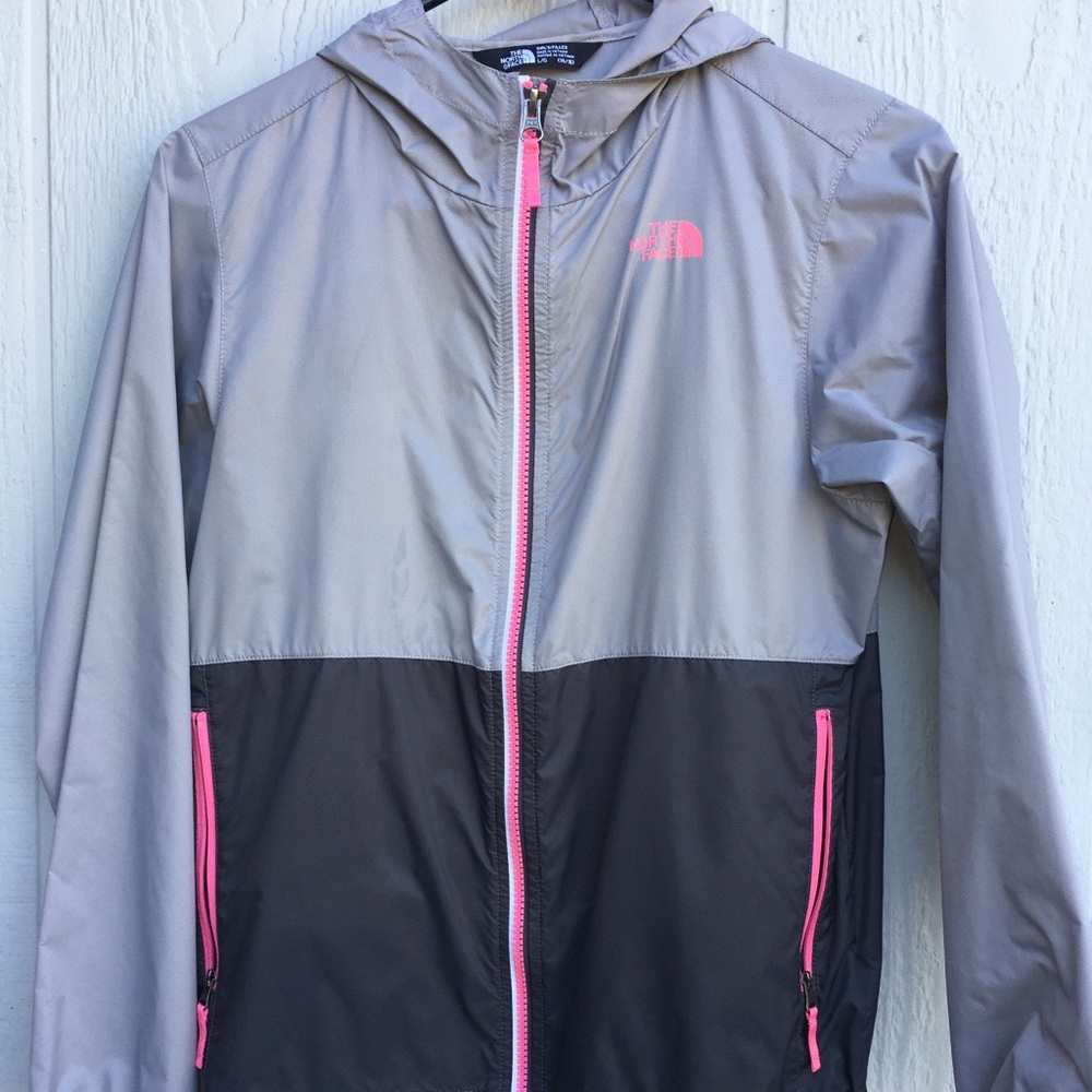 north face windbreaker